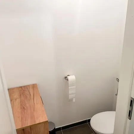 Proche De Pairi Daiza شقة