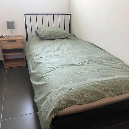 Proche De Pairi Daiza شقة