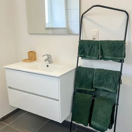 Proche De Pairi Daiza بروغيليتي