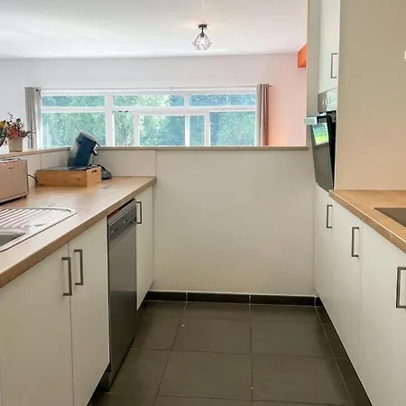 Proche De Pairi Daiza * بروغيليتي