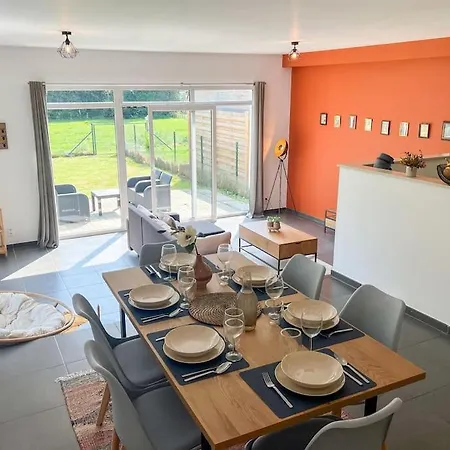 Proche De Pairi Daiza شقة